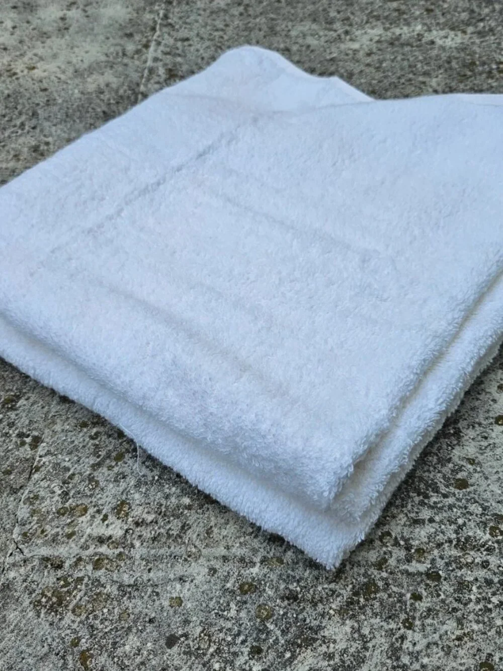 Bath Towel White Cotton Long Towel Luxury Towel 28 x 56 inches NWT